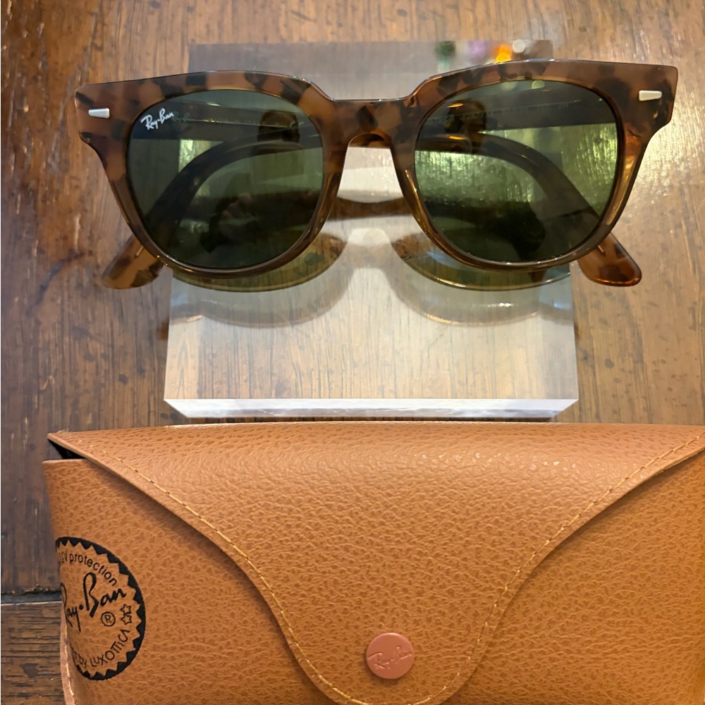 Ray-Ban Meteor Tortoise Sunglasses with Green lenses